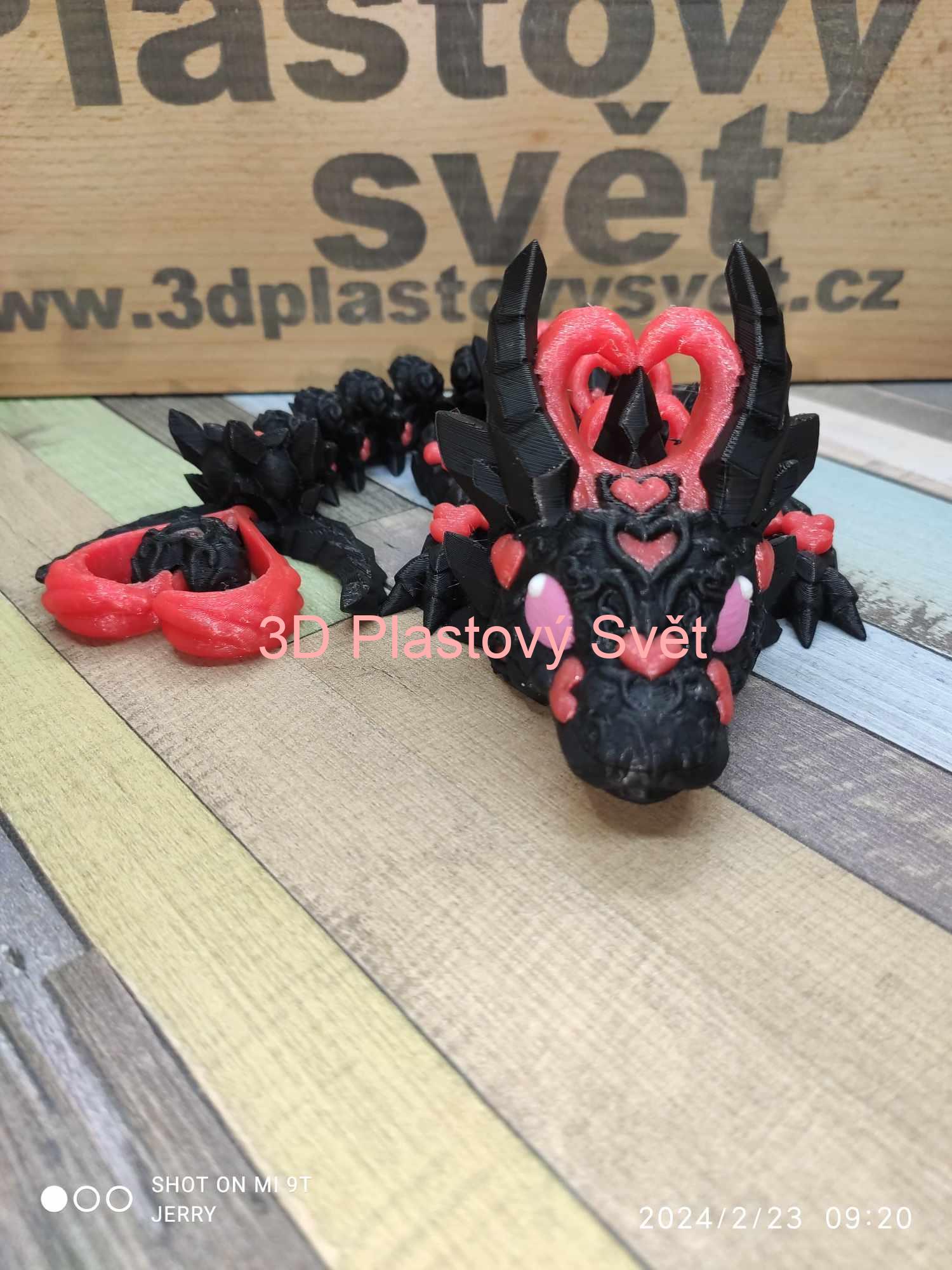 Drak ze srdíček a lávových kamenů - krátký
