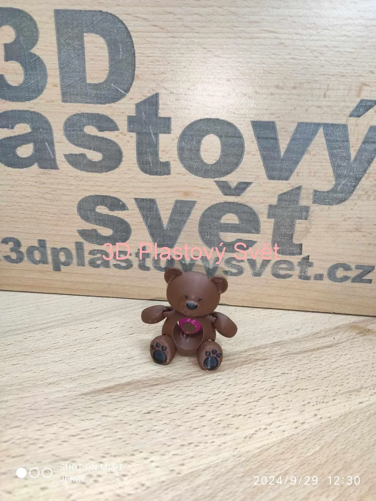 Medvídek se srdíčkem - postavička