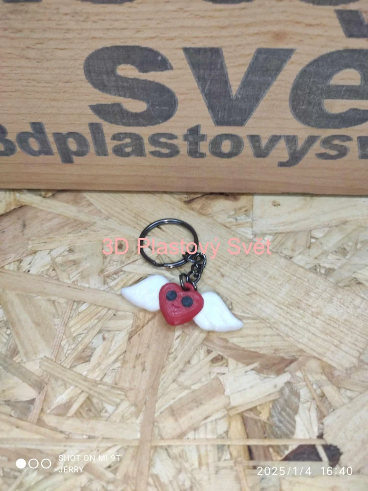 Malé srdíčko s křídly - klíčenka