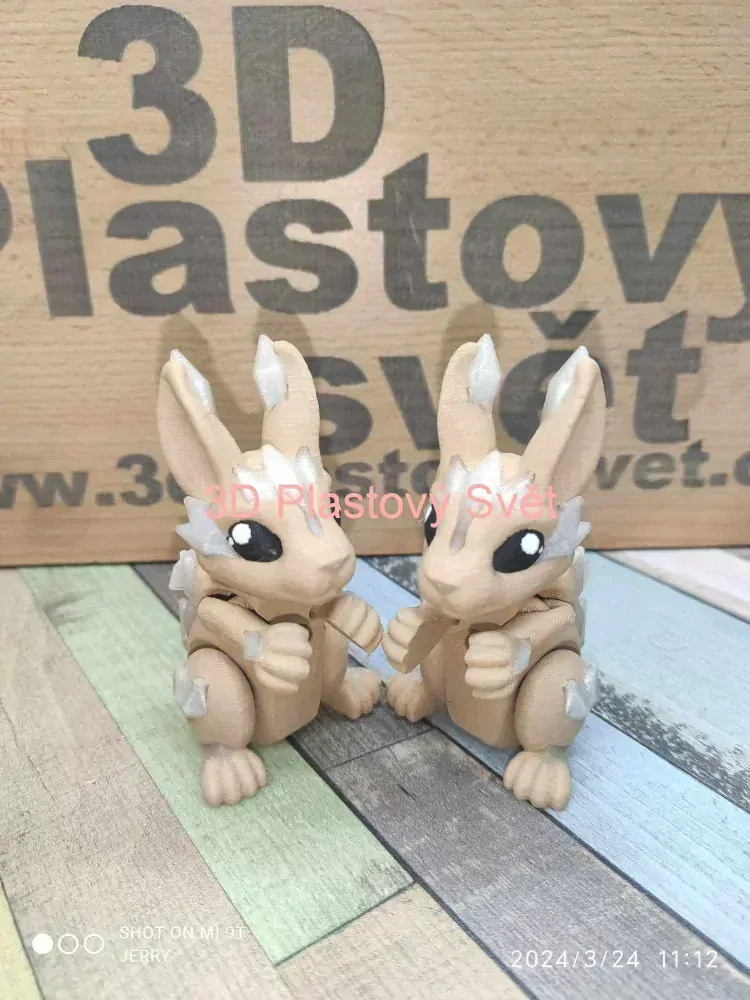 Malý zajíček s krystaly