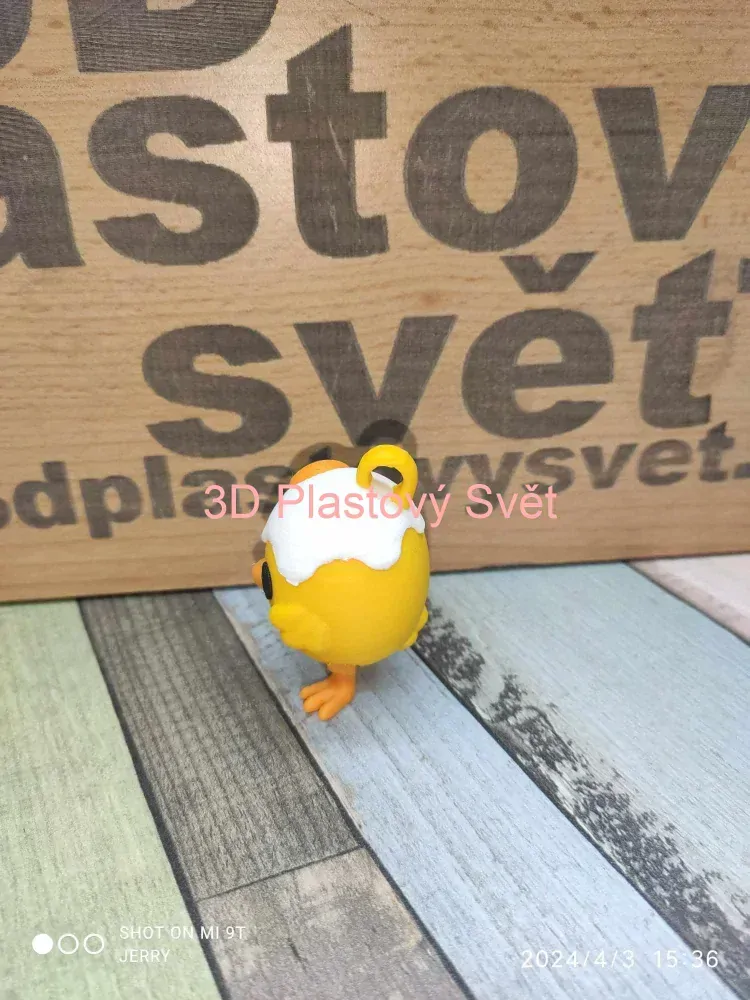 Kuřátko s vajíčkem na hlavě - hýbací - barevný