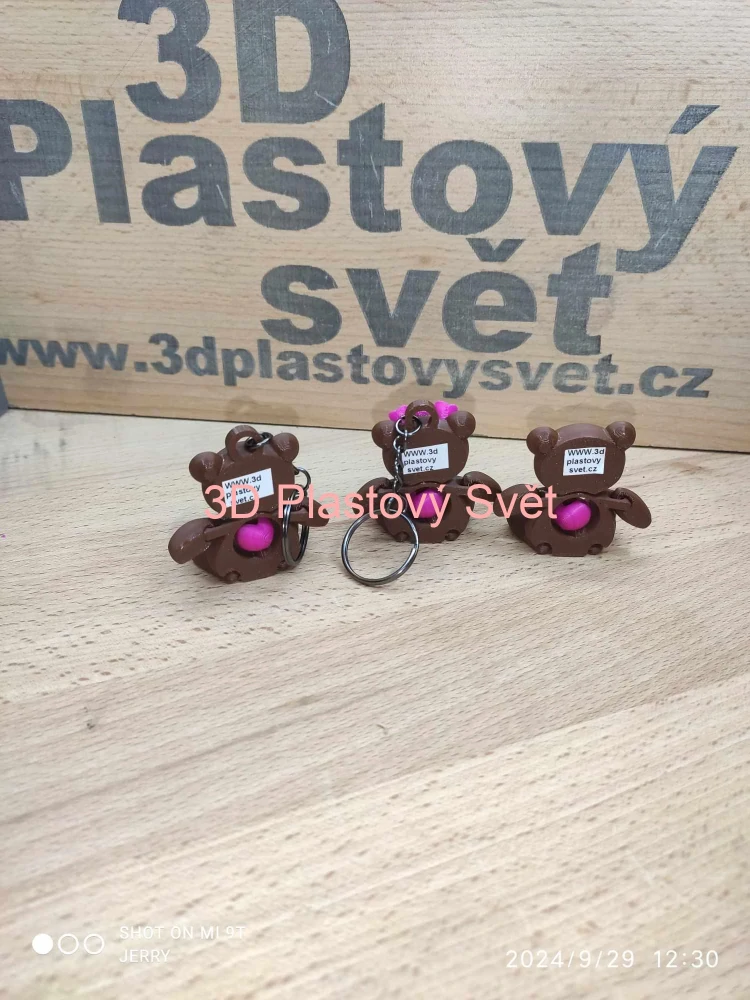 Medvídek se srdíčkem - postavička/klíčenka
