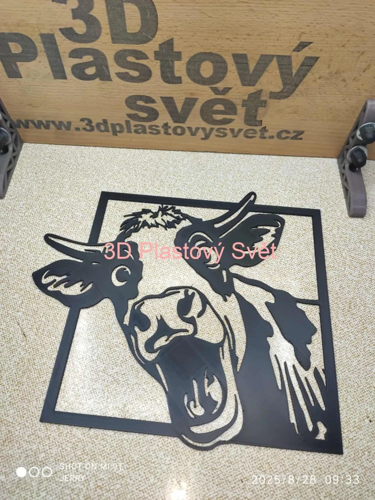 Vykulená kráva - 2D obrázek