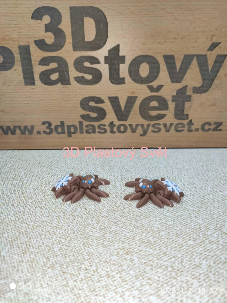 Malý perníkový pavouček se sněhovou vločkou - magnetka