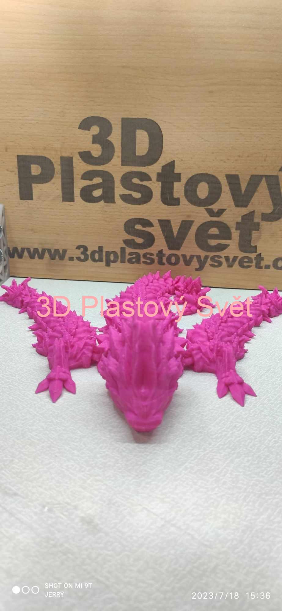 Drak se třemi ocasy- hýbací