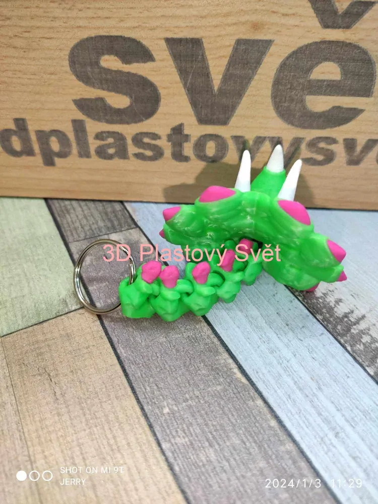 Lebka Triceratops - klíčenka - tříbarevné