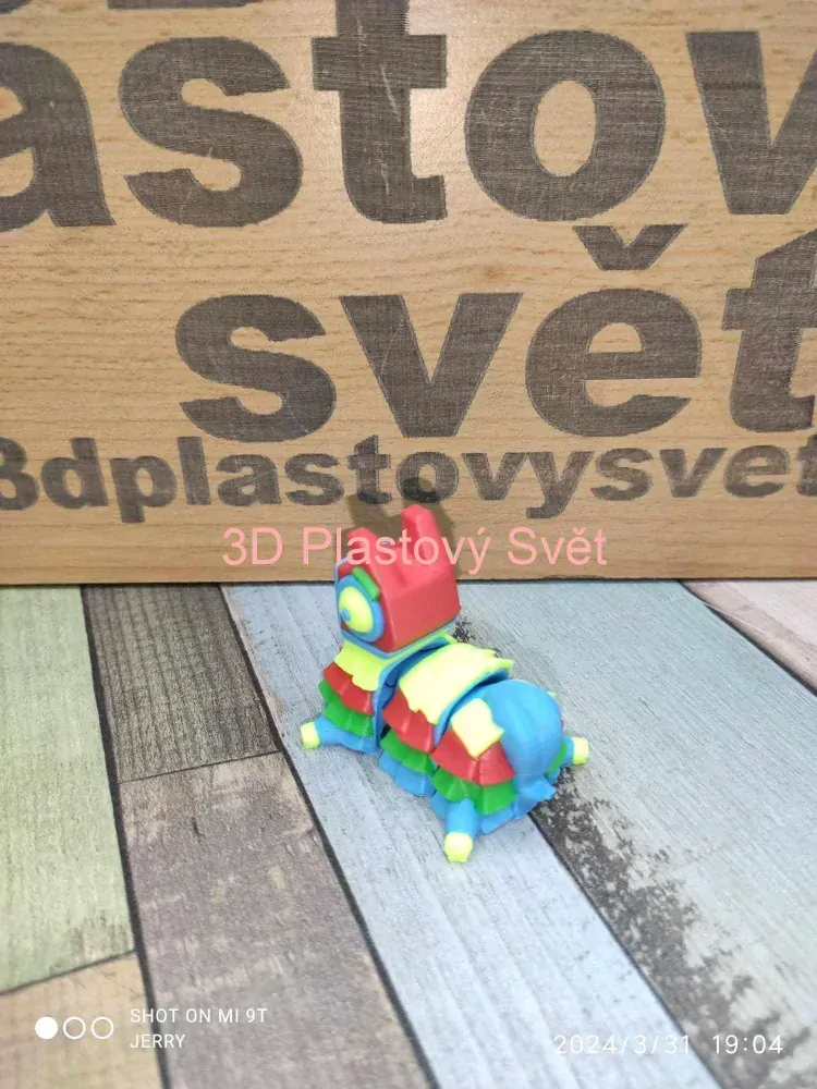 Piňata - hýbací - barevný