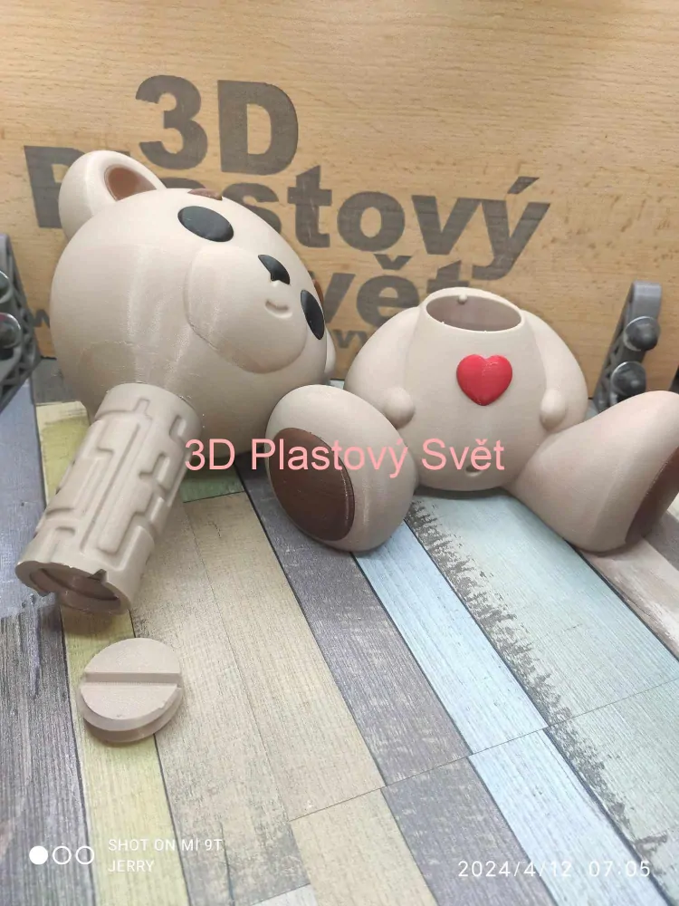 Medvídek se srdíčkem - kasička - hlavolam