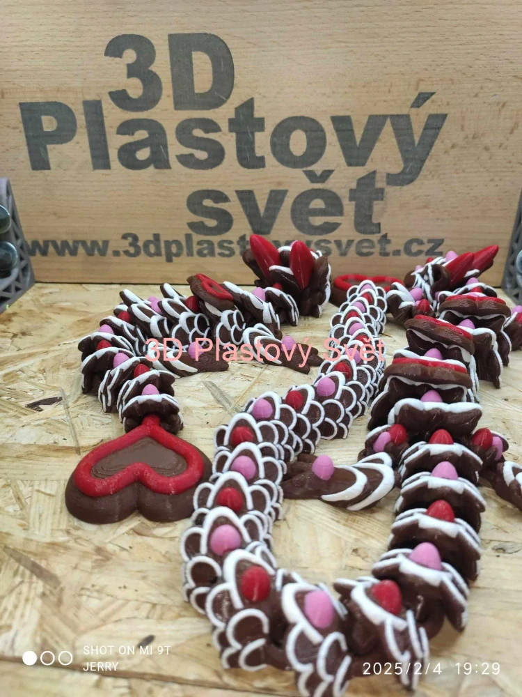 Srdíčkový perníkový drak - dlouhý