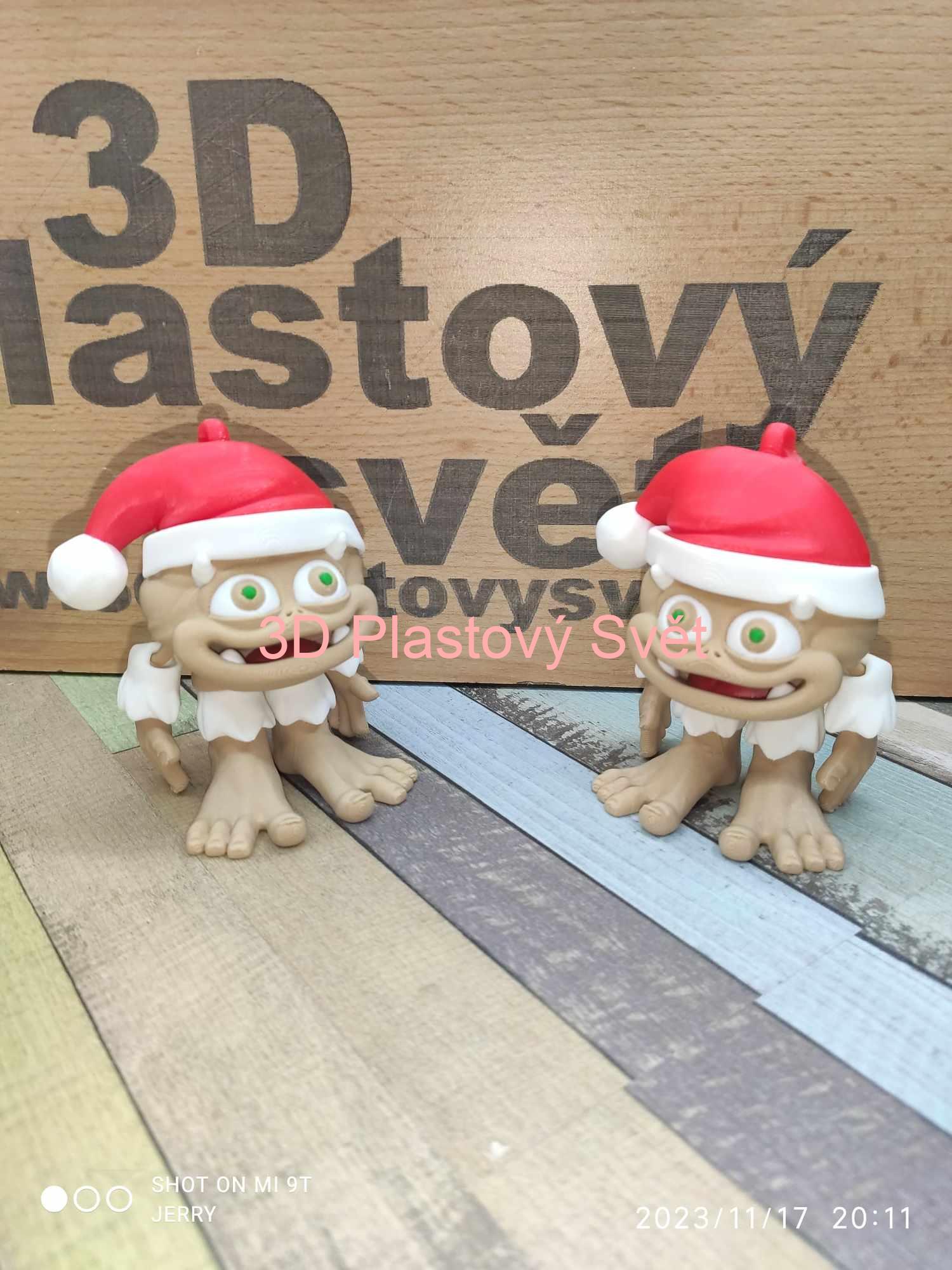 Malý vánoční Yeti 1 - hýbací - barevný