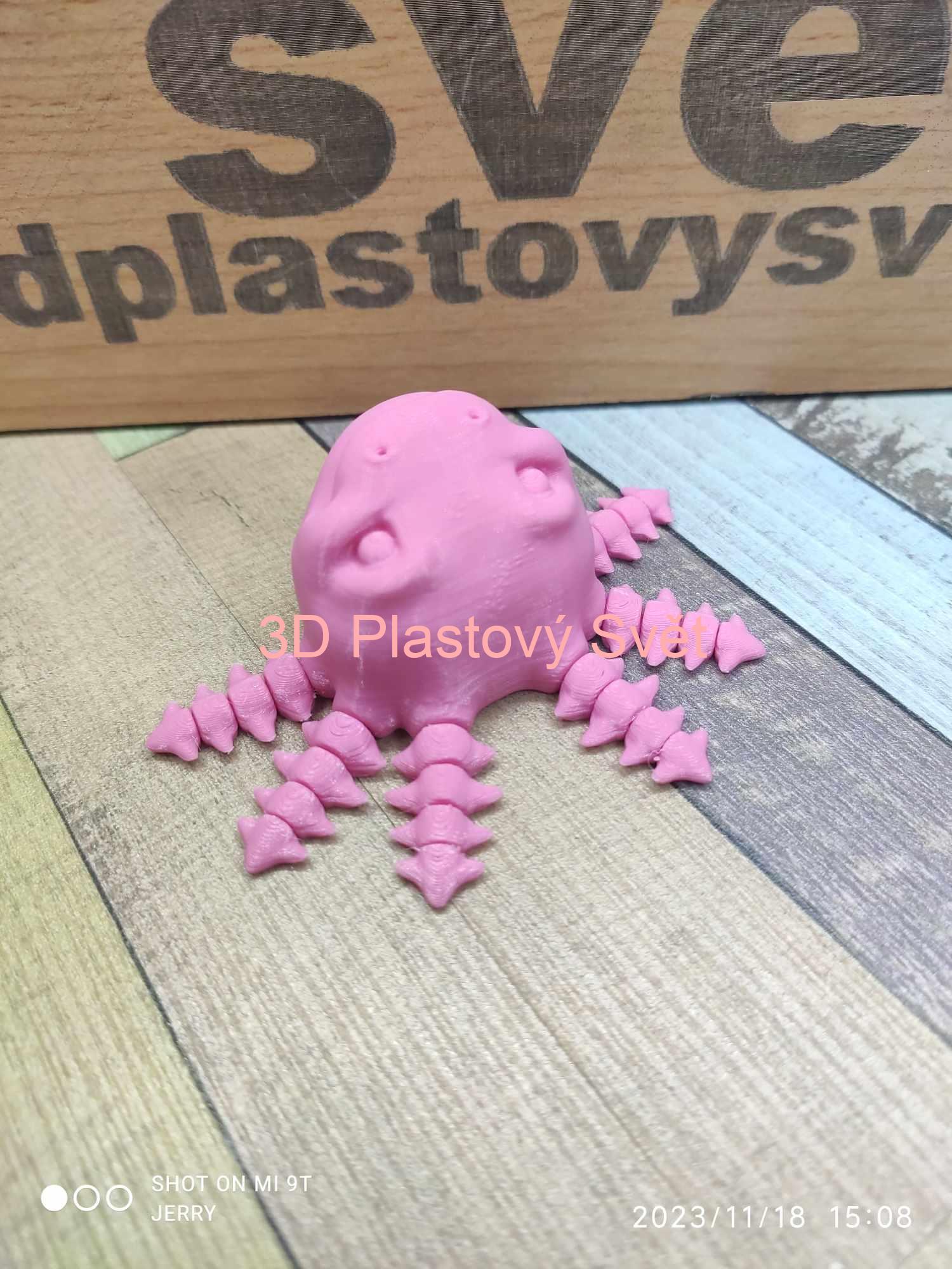 Axolotl hlava - hýbací - magnetka