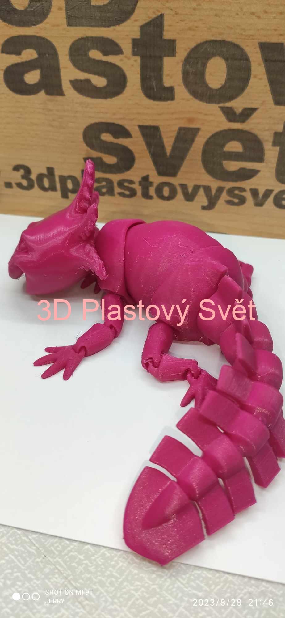 Vysmátý Axolotl - hýbací