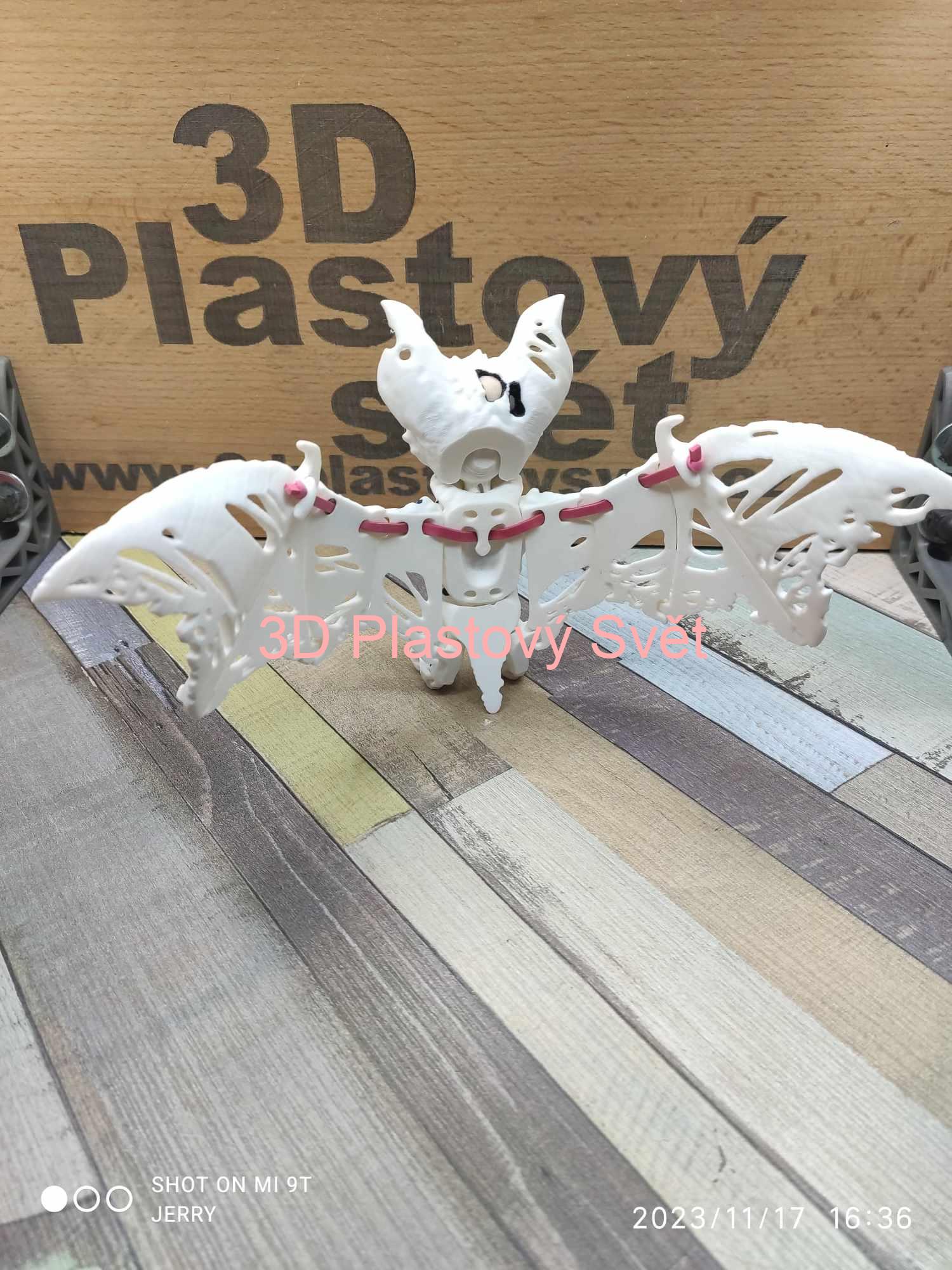 Netopýr/Kaloň zombie s oči - hýbací