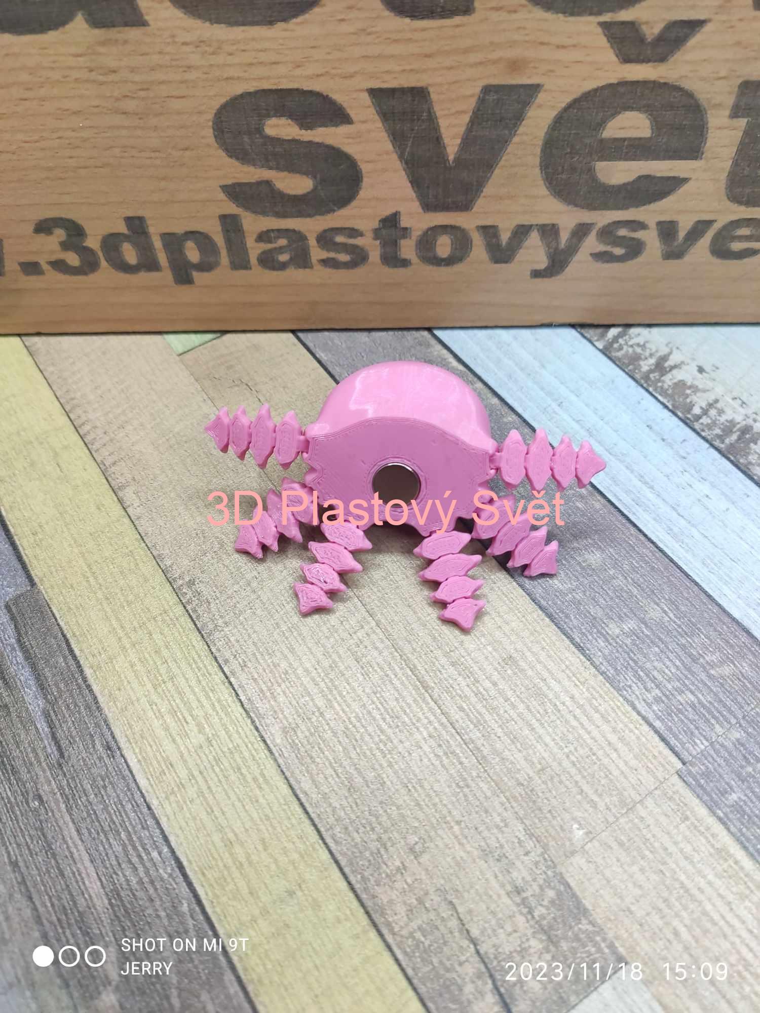 Axolotl hlava - hýbací - magnetka