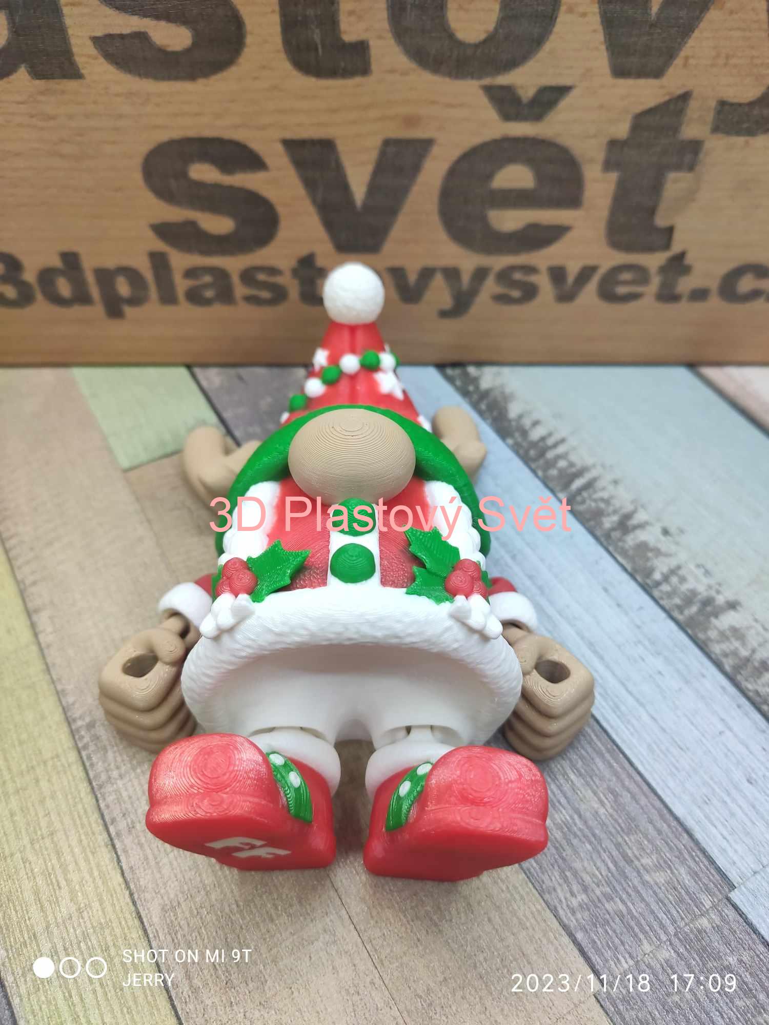 Vánoční skřítek oblečený