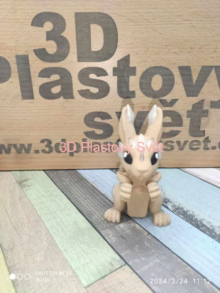Malý zajíček s krystaly