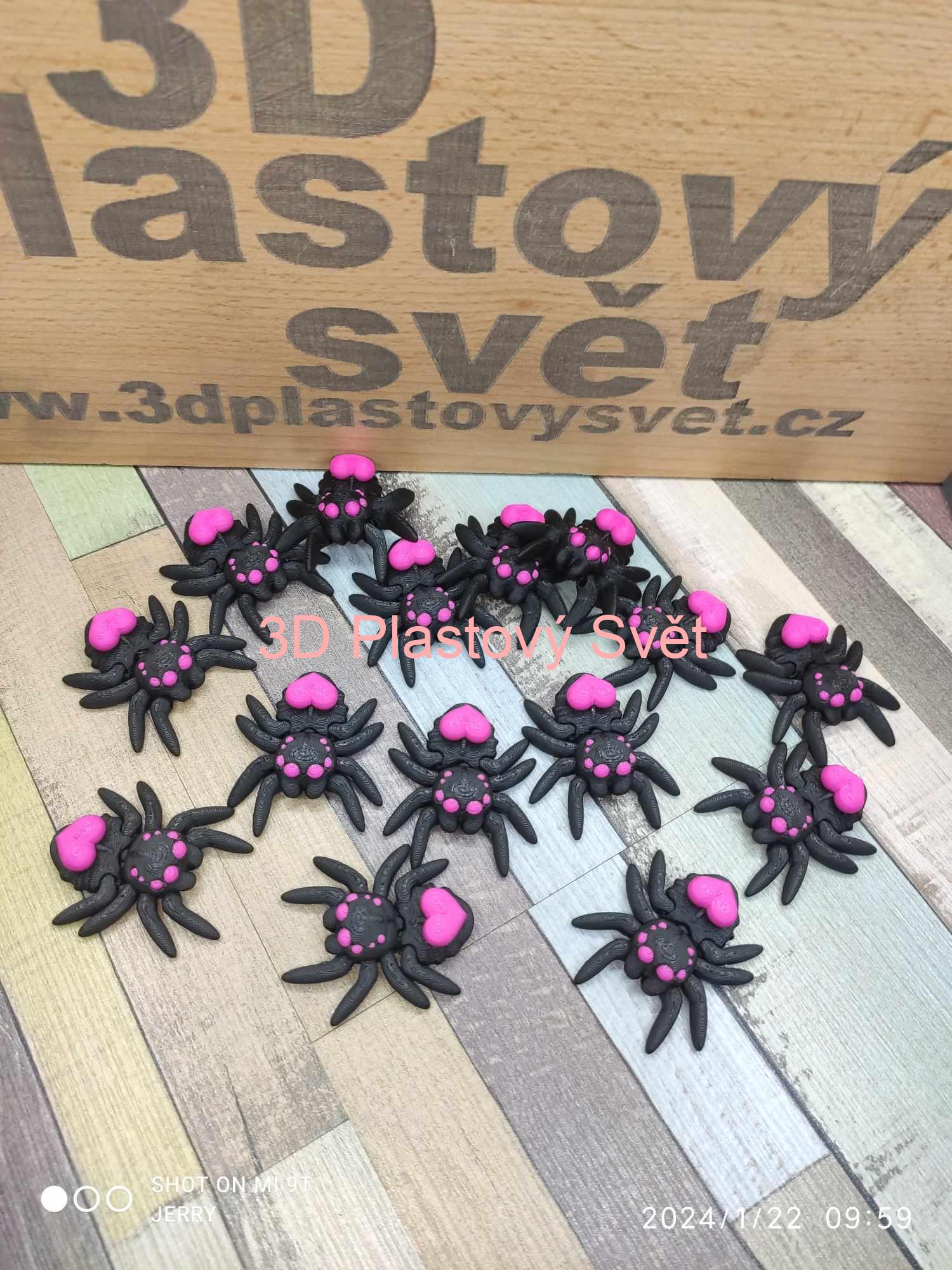 Malý pavouček se srdíčkem - magnetka