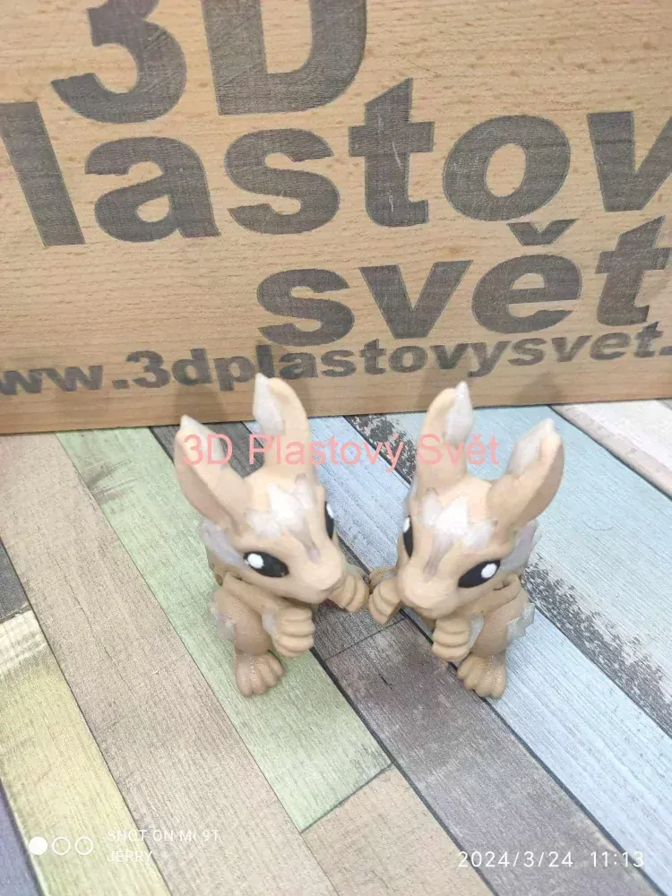 Malý zajíček s krystaly
