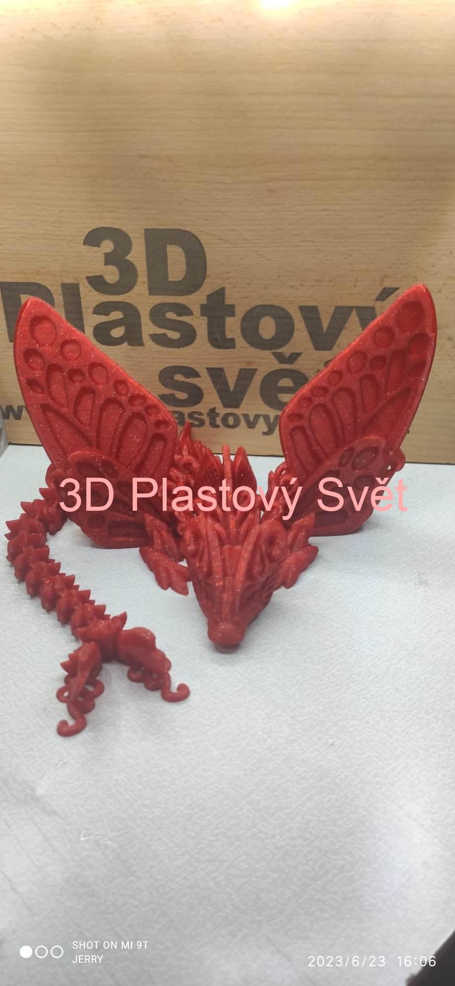 Motýlí drak s velkými křídly