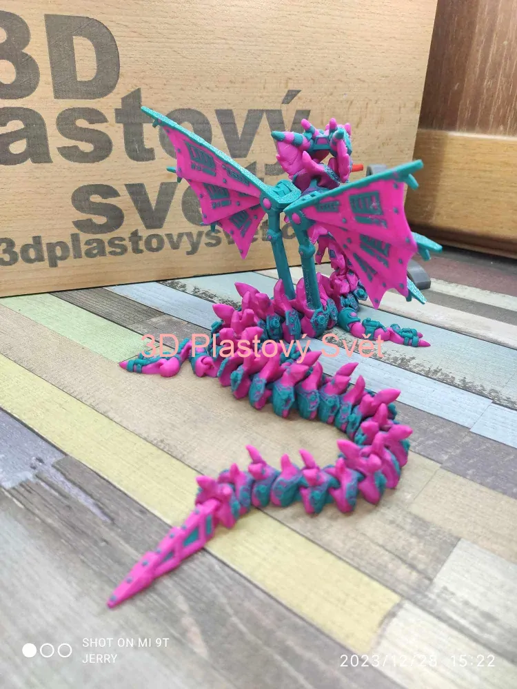 Robodrak s plamenem - hýbací - barevný